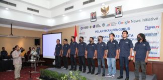 Pengurus AMSI Kepri Priode 2021-2024 Dilantik, Sekjen AMSI Minta AMSI Kepri Berikan Dampak Positif untuk Masyarakat Kepri Sekretaris Jendral (Sekjen) Asosiasi Media Siber Indonesia (AMSI, Wahyu Dyatmika melantik kepengurusan AMSI Provinsi Kepri periode 2021-2024 di Hotel Aston Tanjungpinang, Selasa (12/7) malam F,ist