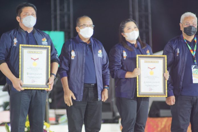 Gubernur Sumatera Selatan, Herman Deru tutup Festival Olahraga Rekreasi Nasional (Fornas) VI 2021 Sumatera Selatan di Arena Dayung Jakabaring Sport City, Palembang, kamis (7/7/2022)  f,ist