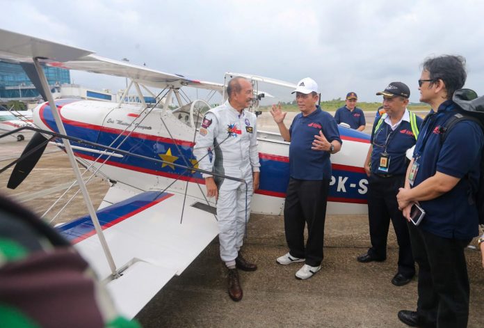 Flying Adventure Tourism atau Pariwisata Kedirgantaraan menjadi sektor pariwisata terbaru yang diperkenalkan di Kepri f,ist