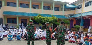 Jajaran Koramil 01/0315 Tanjungpinang Berikan Materi PBB Kepada Siswa Baru SMPN 1 Tanjungpinang Jajaran Koramil 01/0315 Tanjungpinang memberikan materi pembekalan Peraturan Baris berbaris (PBB), Senin (11/7) F, ist
