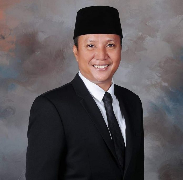 Satu warga Tanjungpinang yang terkendala biaya operasi lepas pen di kaki mendapat perhatian dari anggota DPRD Kepri dan Generasi Anak Melayu (Geram) Kepri F, ist