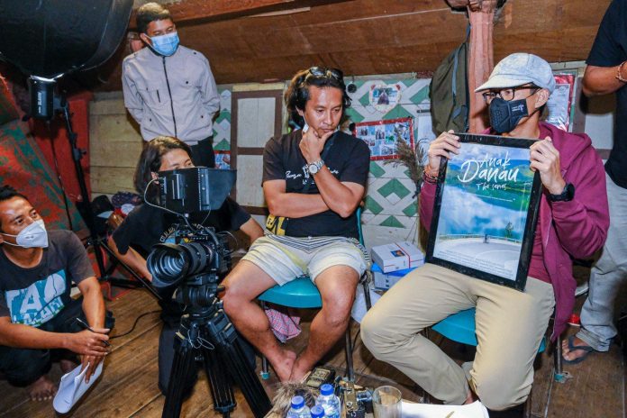Kemenparekraf Sandiaga Uno mengatakan sudah berkoordinasi dengan Kemenkomarves, bahwa harus ada peraturan dan regulasi untuk pemberian insentif kepada PH (Production House) baik lokal maupun dari asing F,ist