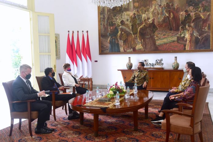 Presiden Jokowi menerima kunjungan delegasi IMF, Minggu (17/07/2022), di Istana Kepresidenan Bogor., Jabar. (Foto: BPMI Setpres/Muchlis Jr) Read more: https://setkab.go.id/presiden-jokowi-terima-delegasi-dana-moneter-internasional/