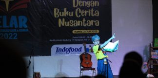 ILUNI FIB UI dan FIB UI Berkolaborasi untuk Mencetak 100 Pegiat Literasi ILUNI FIB UI menginisiasi GELAR yang bertujuan mencetak 100 penggiat literasi serta meningkatkan keterampilan dan kemampuan membaca anak-anak F,ILUNI FIB UI