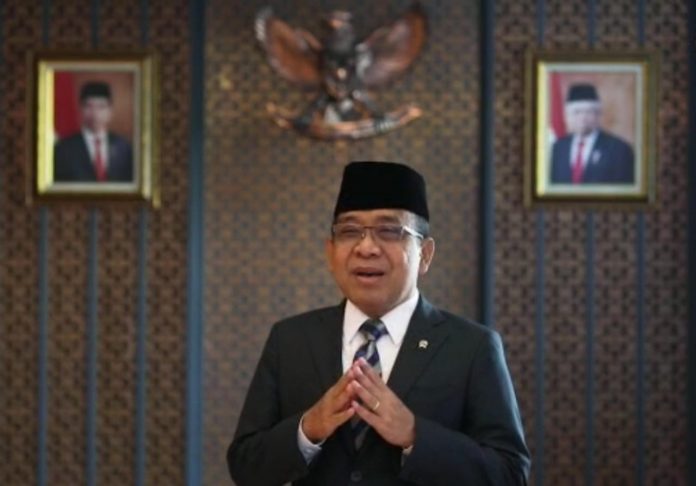 Menteri Sekretraris Negara (Mensesneg) Prof. Dr. Pratikno, M.Soc.Sc turut mengucapkan selamat atas dikukuhkannya Menteri Pemuda dan Olahraga (Menpora) Zainudin Amali sebagai Profesor Kehormatan dalam bidang ilmu Kebijakan Olahraga pada Fakultas Ilmu Keolahragaan Universitas Negeri Semarang (UNNES).(foto:istimewa)