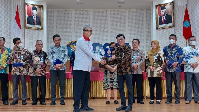 Pemerintah Provinsi Kepulauan Riau melakukan penandatanganan Memorandum of Understanding (MoU) dengan Badan Sandi dan Siber Negara (BSSN) RI mengenai Pemanfaatan Sertifikasi Elektronik di Auditorium Mayjend Roebiono Kertopati, Kantor BSSN RI Sawangan, Depok, Rabu (24/08) F,ist