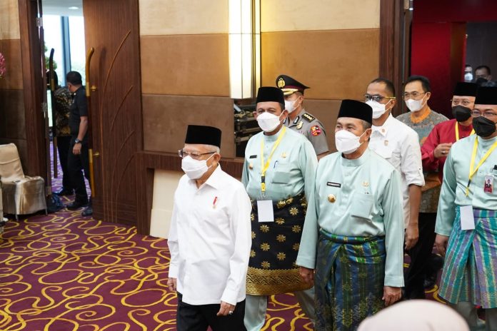 Gubernur Ansar bersama Gubernur Riau Syamsuar ingin mengusulkan Wapres Ma'ruf untuk dinobatkan sebagai Bapak Ekonomi Syariah Indonesia f,ist
