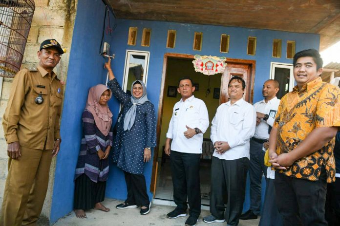 Program Kepri Terang yang digagas Gubernur Ansar pun menambah rasio elektrifikasi di Kepri yang pada tahun 2021 baru sebesar 98,70 persen, pada tahun 2022 sudah meningkat menjadi 99,45 persen F,ist