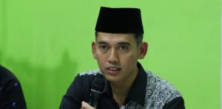 Kunjungi Ponpes Darul Falah, Kemenpora Tekankan Kepemimpinan Indonesia pada 2045 Ada di Tangan Anak Muda Sekarang Deputi Pengembangan Pemuda Kemenpora RI, Asrorun Niam Sholeh menegaskan bahwa, kepemimpinan Indonesia pada 2045, saat Indonesia berusia 100 tahun, ada di tangan anak muda hari ini, yang rata-rata usia 20 tahunan F,ist