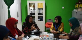 BKMT Kepri-BNNP Kepri Bersinergi Perangi Narkoba BNNP Kepri berkunjung ke BKMT Kepri membahas tentang perjanjian penandatanganan MoU antara BNNP Kepri bersama BKMT Kepri serta menjalin sinergi dalam rangka pemberdayaan masyarakat, F, ist