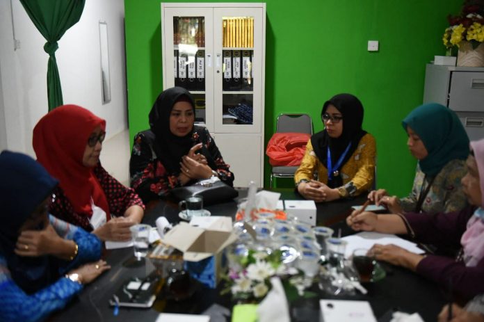 BNNP Kepri berkunjung ke BKMT Kepri membahas tentang perjanjian penandatanganan MoU antara BNNP Kepri bersama BKMT Kepri serta menjalin sinergi dalam rangka pemberdayaan masyarakat, F, ist