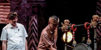 Menparekraf Buka “Ubud Village Festival 2022” Hadirkan Deretan Musisi Jazz Tanah Air Menteri Pariwisata dan Ekonomi Kreatif/Kepala Badan Pariwisata dan Ekonomi Kreatif (Menparekraf/Kabapareraf) Sandiaga Salahuddin Uno secara resmi membuka "Ubud Village Festival 2022" F,ist