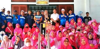 Forum RT/RW Kampung Baru Gelar Senam Sehat dan Pemeriksaan Gratis Forum RT dan RW Kelurahan Kampung Baru menggelar senam sehat bersama dan pemeriksaan kesehatan gratis, di halaman Masjid Al Azhar, Jalan Pantai Impian, Kota Tanjungpinang, Kepri, Minggu (18/9) F,ist