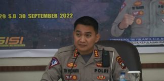 Perubahan Plat Nomor Kenderaan Berwarna Dasar Putih dan Berwarna Hijau Akan Dimulai 1 Oktobe Ditlantas Polda kepri akan menerapkan perubahan pada Plat Nomor kendaraan bermotor bewarna dasar putih dan berwarana hijau yang akan dimulai pada tanggal 1 oktober 2022 F,humas Polda Kepri