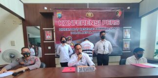 Hendak Kirim 7 TKI Ilegal ke Malaysia, Polda Kepri Tangkap Satu Tersangka Polda Kepri melalui Subdit IV Ditreskrium Polda Kepri berhasil menangkap satu tersangka dan menyelamatkan tujuh orang korban yang akan dikirim ke Negara Malaysia lewat pelabuhan Harbour Bay 22 September 2022 F,humas Polda Kepri