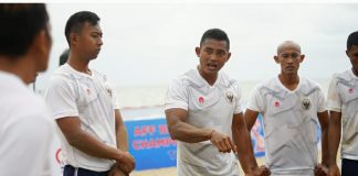 Hari ini Indonesia Hadapi Thailand di Pertandingan Sepak Bola Pantai Tim bola pantai Indonesia akan menghadapi Thailand dalam kompetisi AFF Beach Soccer Championship 2022 di Pantai Pattaya, Thailand, Rabu (28/9) pukul 16.00 waktu setempat. F,PSSI