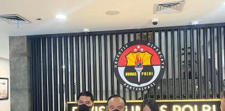 Kejagung Nyatakan Berkas Ferdy Sambo Sudah Lengkap, Polri : Ini Bentuk Komitmen Kami Kadiv Humas Polri Irjen Dedi Prasetyo, Rabu (28/9) mengatakan Kejagung sudah menyatakan berkas penyidikan kasus dugaan pembunuhan berencana dan Obstruction of Justice terkait perkara Duren Tiga dengan tersangka Ferdy Sambo dan lainnya, dinyatakan lengkap atau P-21. F,humas Polri