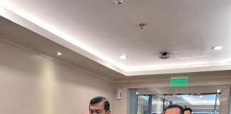 Ansar Paparkan Rencana Penambahan Investasi Rp30 Triliun di KEK Galang Batang, Luhut Sambut Baik Gubernur Kepulauan Riau H. Ansar Ahmad bertemu dengan Menteri Koordinator RI Bidang Kemaritiman dan Investasi (Marvest) Luhut Binsar Panjaitan, di Jakarta, Kamis (29/09) F,Diskominfo Kepri
