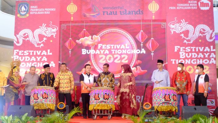 Dinas Pariwisata Provinsi Kepulauan Riau berkolaborasi dengan Ikatan Tionghoa Muda (ITM) Kepulauan Riau mengelar Festival Budaya Tionghoa tahun 2022 yang dilaksanakan di Tanjungpinang City Center (TCC) Mall Tanjungpinang, Sabtu (25/6) F,Dispar Kepri