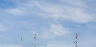 Pemprov Kepri Bangun 77 BTS di Kepri Untuk Menghapus Blindspot Signal Gubernur Kepulauan Riau H. Ansar Ahmad, Rabu (21/9) mengatakan, Pemerintah Provinsi Kepri bertanggungjawab menyediakan infrastruktur jaringan seperti Base Transceiver Station (BTS) hingga kepelosok Kepri F, kiriman diskominfo kepri