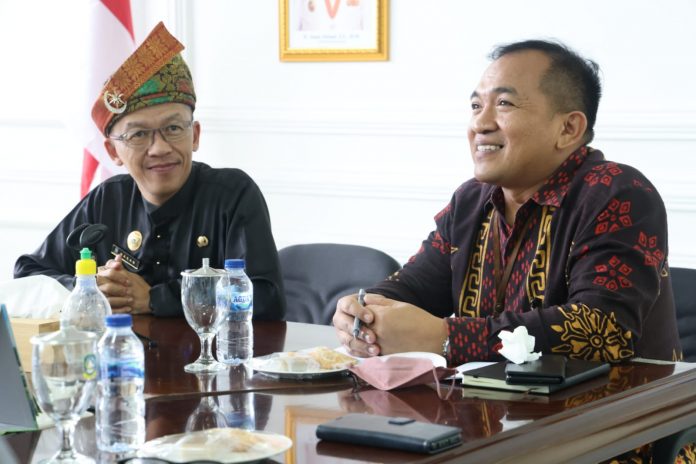 BPS Kepri bersama Dinas Komunikasi dan Informatika (Kominfo) Kepri melakukan rapat di ruang rapat Diskominfo Kepri, di gedung B.2 Lantau 3, Dompak, Tanjungpinang, Jumat (9/9) F,ist