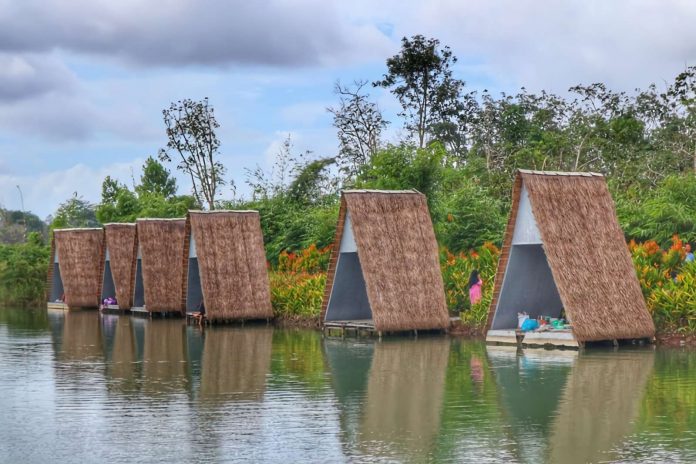 Plt Kadis Dispar Kepri, Luki Zaiman Prawira, Jumat (12/8) Desa Ekang Anculai di Bintan menjadi salah satu desa di Bintan yang sudah dikembangkan menjadi tempat wisata F,Atourin