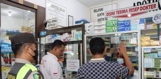 Polresta Tanjungpinang Sosialisasi dan Beri Himbauan Peredaran Obat Sirup di Apotek dan Swalayan di Kota Tanjungpinang Polresta Tanjungpinang melakukan sosialisasi dan himbauan peredaran obat sirup di Apotek dan swalayan di Kota Tanjungpinang, Jumat (21/10) F,Polresta Tanjungpinang
