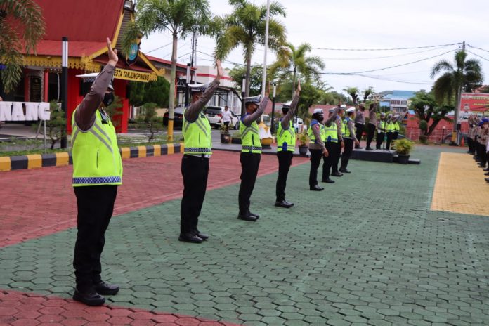 Satlantas Polresta Tanjungpinang menggelar pelatihan peningkatan kemampuan dan pengetahuan di halaman Mapolresta Tanjungpinang, Rabu (12/10) F,Humas Polresta Tanjungpinang
