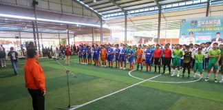 Buka Turnamen Futsal Tingkat SMA, Gubernur Ansar Harapkan Pemuda Semakin Bertalenta Gubernur Kepulauan Riau H. Ansar Ahmad membuka secara resmi Skansa Eksternal Cup tahun 2022 Futsal Tournament tingkat SMA dan SMK sederajat se-Provinsi Kepulauan Riau di Lapangan Futsal Wong Solo, Jalan Engku Putri, Tanjungpinang, Sabtu (08/10) F,diskominfo Kepri
