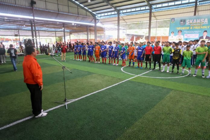 Gubernur Kepulauan Riau H. Ansar Ahmad membuka secara resmi Skansa Eksternal Cup tahun 2022 Futsal Tournament tingkat SMA dan SMK sederajat se-Provinsi Kepulauan Riau di Lapangan Futsal Wong Solo, Jalan Engku Putri, Tanjungpinang, Sabtu (08/10) F,diskominfo Kepri