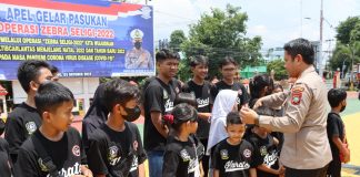 Kapolresta Tanjungpinang Lepas 50 Atlet Inkanas Bertanding di Batam Ketua Pengcab (Ex-Officio) Inkanas (Institut Karate Nasional) Kota Tanjungpinang, Kombes Pol H. Ompusunggu melepas atlit Inkanas Tanjungpinang di lapangan Mapolresta Tanjungpinang, Rabu (19/10) F,Polresta Tanjungpinang