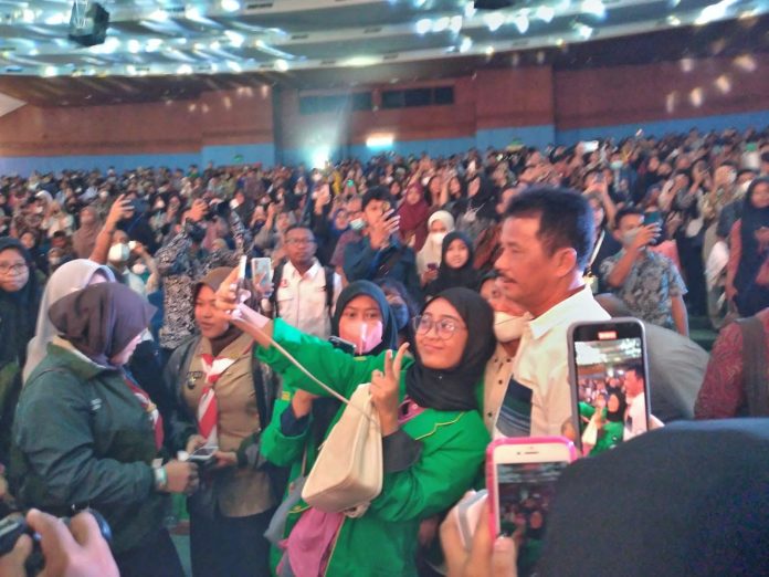 Wali Kota Batam-Kepala Badan Pengusahaan (BP) Batam H Muhammad Rudi (HMR) dinobatkan jadi 