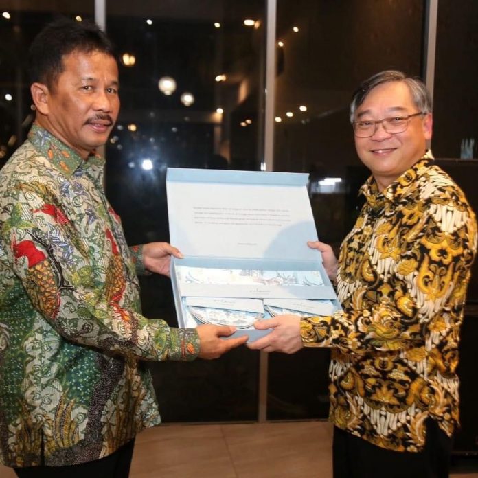 Kepala BP Batam-Wali Kota Batam H Muhammad Rudi (HMR) bertemu Menteri Perdagangan dan Industri Singapura, Gan Kim Yong, di Batam Kamis (13/10) malam F, BP Batam
