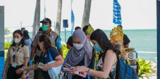 Masuk Kepri Cukup Vaksinasi Covid-19 Dosis Lengkap, Gubernur : Positif Bagi Kebangkitan Pariwisata Kebijakan pemerintah pusat meniadakan PCR asalkan sudah vaksinasi covid-19 dosis lengkap disambut baik oleh Gubernur Kepri, Ansar Ahmad karena sangat berdampak positif bagi kebangkitan kembali pariwisata Provinsi Kepri F,ist