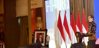 Presiden Berangkatkan PMI ke Korsel dengan Skema G to G Presiden Jokowi saat melepas PMI skema G to G ke Korea Selatan di Hotel El Royale, Jakarta, pada Senin (17/10/2022). (Foto: BPMI Setpres/Rusman)