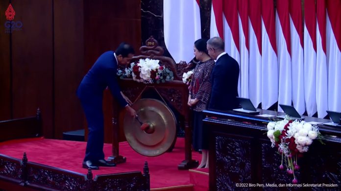 Presiden Jokowi secara resmi membuka sidang ke-8 Parlemen G20, di Senayan, Jakarta, Kamis (06/10/2022). (Sumber: Setkab)
