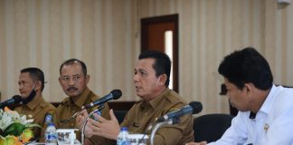 Tingkatkan PAD dari Pajak, Gubernur Ansar Minta Upgrade dan Perbaharui Semua Data Kendaraan Bermotor Secara Digital Gubernur Kepulauan Riau H. Ansar Ahmad bersama jajaran OPD Pemprov Kepri menggelar entry meeting bersama Badan Pemeriksa Keuangan (BPK) Perwakilan Kepri di Gedung Graha Kepri Batam Centre, Kota Batam, Senin (10/10) F,diskominfo Kepri