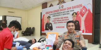 Polda Kepri dan Jurnalis Donor Darah, 79 Kantong Darah Berhasil Dikumpulkan Personel Polda Kepri dan jurnalis menggelar aksi donor darah di Polda Kepri, Selasa (18/10). F,humas Polda Kepri