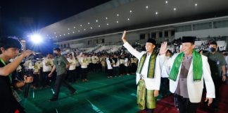 Kapolri Sebut Tradisi Keceran di Banten Aset Bangsa yang Harus Dikembangkan dan Dikenal Seluruh Dunia Kapolri Jenderal Listyo Sigit Prabowo menghadiri kegiatan Tradisi Keceran dalam rangka memperingati Milad ke-70 Kesenian Tari Tjimande Kolot Kebon Djeruk Hilir (Kesti TTKKDH) di Senayan, Sabtu, 8 Oktober 2022, malam F,Humas Polri