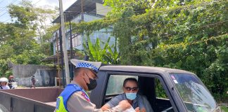 Satlantas Polresta Tanjungpinang Bagikan 500 Paket Makanan ke Masyarakat Satuan Lalu Lintas Polresta Tanjungpinang berbagi 500 paket makanan kepada masyarakat, Jumat (28/10/22) F, Satlantas Polresta Tanjungpinang