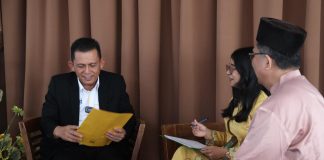 Ajak Masyarakat Kepri Sukseskan Regsosek 2022, Gubernur Ansar Jadi orang Pertama Disurvei Petugas BPS Gubernur Kepri, Ansar Ahmad menjadi orang yang pertama disurvei petugas Badan Pusat Statistik (BPS) Kepri dalam pendataan awal Registrasi Sosial Ekonomi (Regsosek) 2022 di Provinsi Kepulauan Riau Jumat, (14/10)