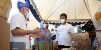 Pengelolaan PLUT KUMKM Batam Masuk Nominasi 20 Terbaik se Indonesia Pengelolaan Pusat Layanan Umum Terpadu (PLUT) Koperasi dan Usaha Mikro Kecil Menengah (KUMKM) Kota Batam masuk dalam kategori terbaik 20 besar se-Indonesia F,Humas Pemko Batam