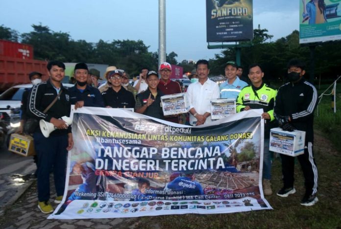 Wali Kota Batam Muhammad Rudi meninjau secara langsung proses pengumpulan donasi bantuan bagi korban bencana gempa Cianjur di Posko Simpang Kepri Mall F,Pemko Batam