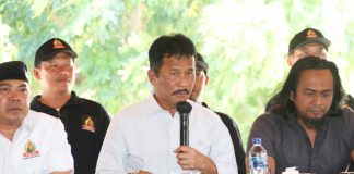 Hadiri Harlah Perpat, Rudi Ajak Terus Dukung Pembangunan Batam Wali Kota Batam, Muhammad Rudi mengajak Perpat dan seluruh masyarakat untuk terus mendukung pembangunan saat menghadiri langsung hari lahir (Harlah) Perpat ke 22, di Greenland, Batam Center, Selasa (22/11) F,Pemko Batam