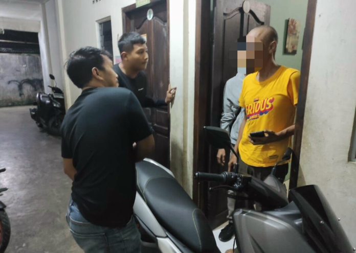 Sat reskrim Polresta Tanjungpinang berhasil amankan seorang pelaku kasus tindak pidana penganiayaan anak di bawah umur di Jl. Agus Salim kel. Tanjungpinang Barat Kec. Tanjungpinang Barat Kota Tanjungpinang, Sabtu (12/11) F,Polresta Tanjungpinang