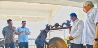 Multiple Entry Visa Khusus Pelaku Bisnis Global Resmi Diberlakukan, Mampu Dorong Pertumbuhan Bisnis dan Pariwisata di Kepri Gubernur Kepulauan Riau H. Ansar Ahmad mendampingi Plt. Dirjen Imigrasi Kemenkum & HAM Prof. Dr. Widodo Ekatjahjana meluncurkan Visa Beberapa Kali Perjalanan (VKBP) atau multiple entry visa khusus bisnis di Nongsa Point Marina Kota Batam, Senin (28/11) F,Diskominfo Kepri