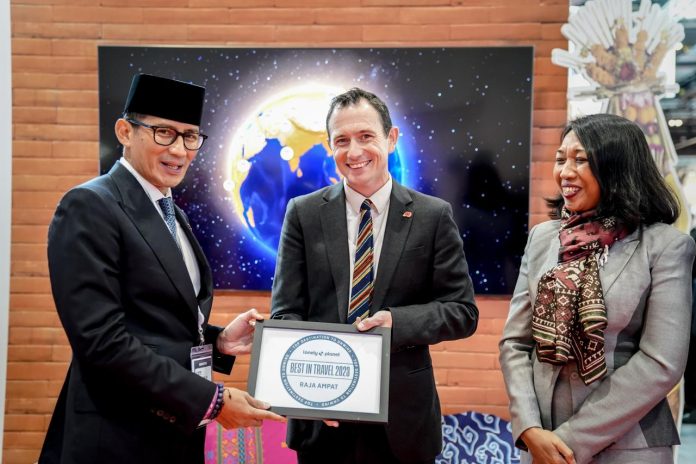 Menparekraf/Kabaparekraf Sandiaga Salahuddin Uno, Kamis (17/11) mengatakan Raja Ampat berhasil meraih penghargaan dari  Lonely Planet membawa harapan akan kebangkitan destinasi pariwisata Indonesia yang berkualitas dan berkelas dunia F,Menparekraf