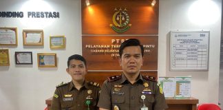 Pelaku Cabul 8 Anak di Anambas Dipidana 17 Tahun Kepala Cabang Kejaksaan Negeri Natuna di Tarempa (Kacabjari) Roy Huffington Harahap berharap putusan dari Majelis Hakim Pengadilan Negeri Ranai yang dipimpin Ketua Majelis Hakim Pantun dapat menjadi efek jera bagi Terdakwa dan sebagai peringatan kepada siapapun yang melakukan kejahatan seksual terhadap anak dibawah umur F,kiriman untuk Beritaibukota.com