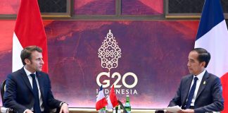 Presiden Jokowi Bahas Kerja Sama Transisi Energi dengan Presiden Prancis Emmanuel Macron Presiden Jokowi saat mengadakan pertemuan bilateral dengan Presiden Prancis, Emmanuel Macron, di sela-sela penyelenggaraan KTT G20, Selasa (15/11/2022). (Foto: BPMI Setpres/Muchlis Jr.)