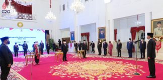 Presiden Jokowi Anugerahkan Lima Tokoh Menjadi Pahlawan Nasional Presiden RI Joko Widodo (Jokowi) menganugerahkan gelar pahlawan nasional tahun 2022 kepada lima tokoh dari berbagai daerah yang telah berjasa bagi bangsa dan negara, di Istana Negara, Jakarta, Senin (07/11) F,Biro Pers,media dan Sekretariat Presiden